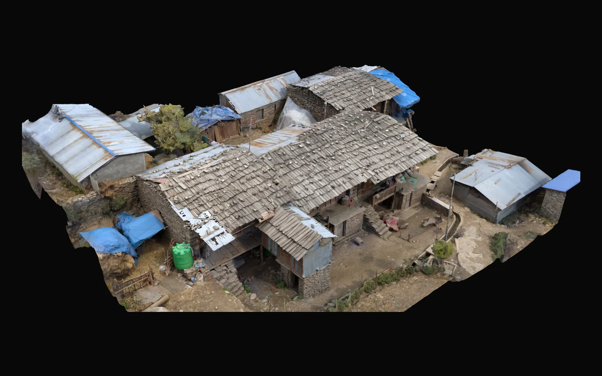 Render of the Gatlang model from the opposite side, with a long shingle roof, blue tarpaulins and a green water tank.